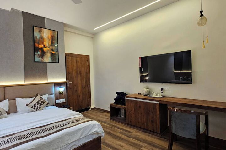 Room 16 of 20