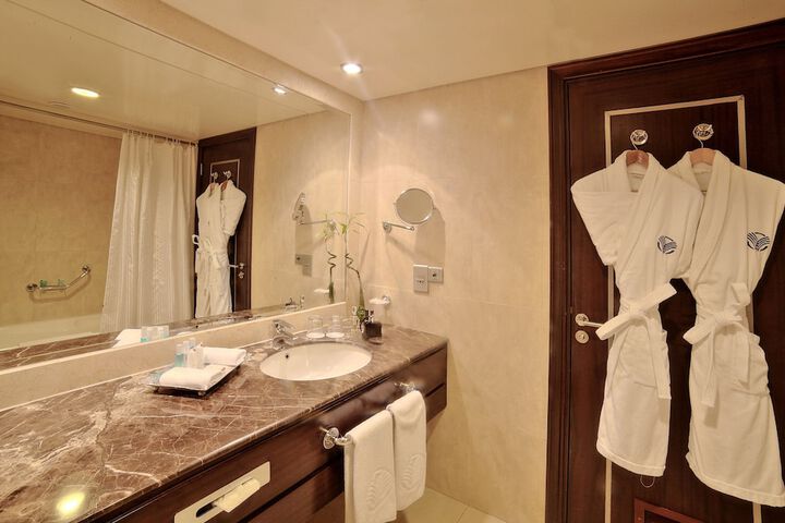 Room 41 of 90