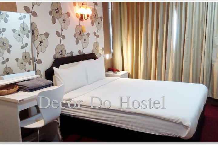 Room 16 of 108