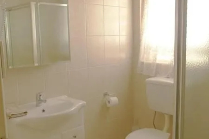 Room 2 of 2