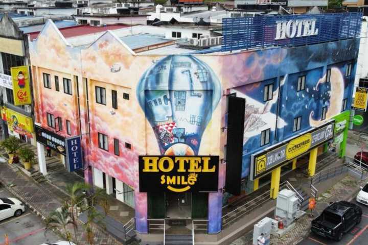 Exterior of Smile Hotel Shah Alam Seksyen 9