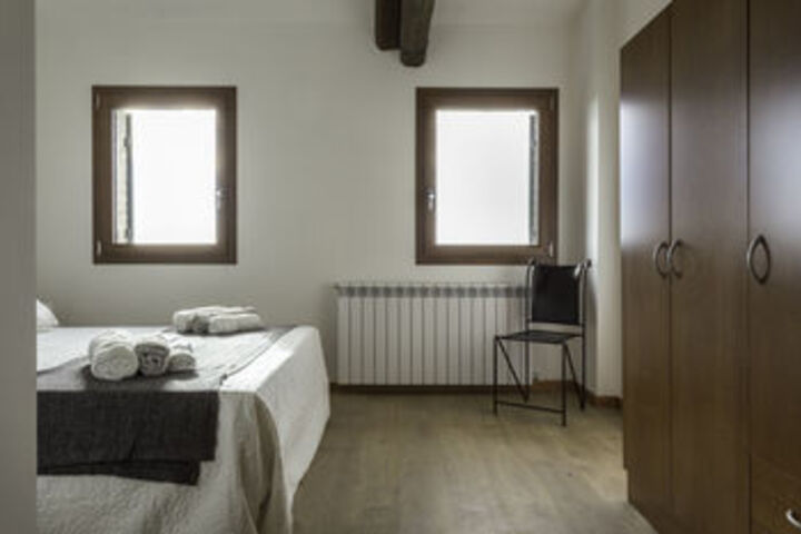 Room 33 of 112