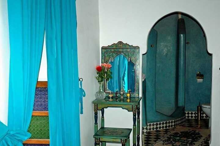 Room 6 of 34