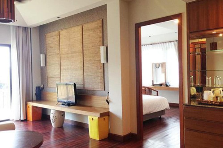 Room 10 of 47