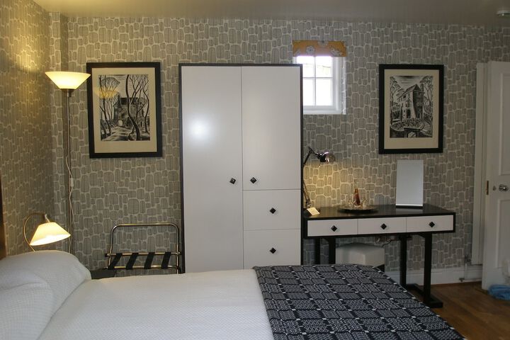 Room 3 of 62