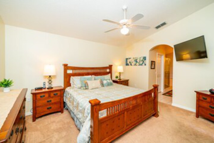 Room 28 of 35