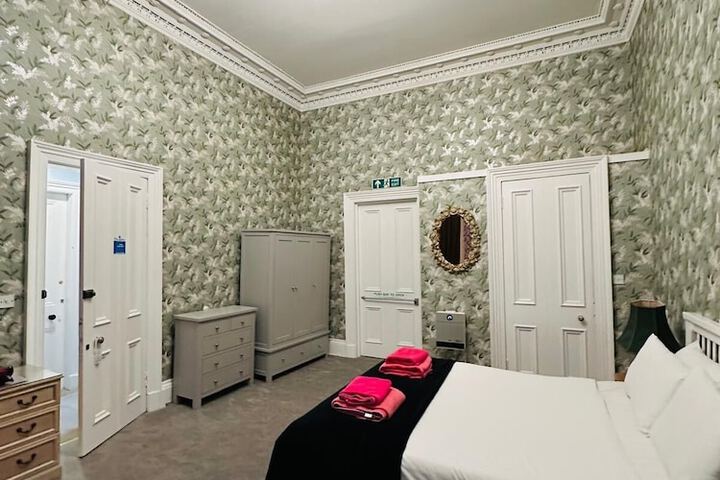 Room 3 of 30