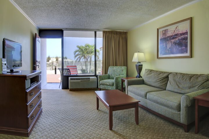 Standard 2 Queen Beds City View No Balcony (34 of 51)