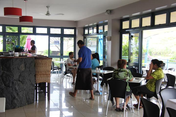 Dining 26 of 42