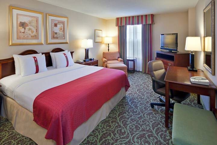 Premium King Bed (1 of 22)