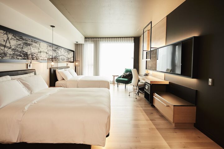 Room 5 of 44