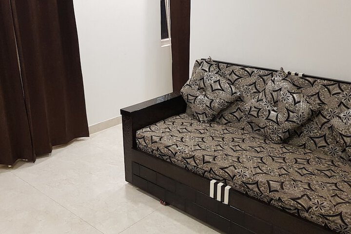 Room 3 of 8
