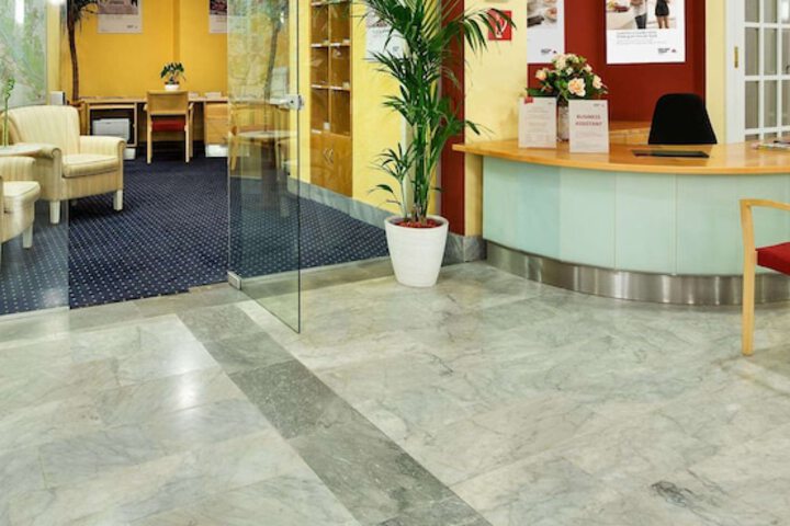 Entrance & Lobby