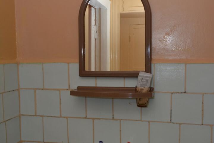 Room 76 of 100