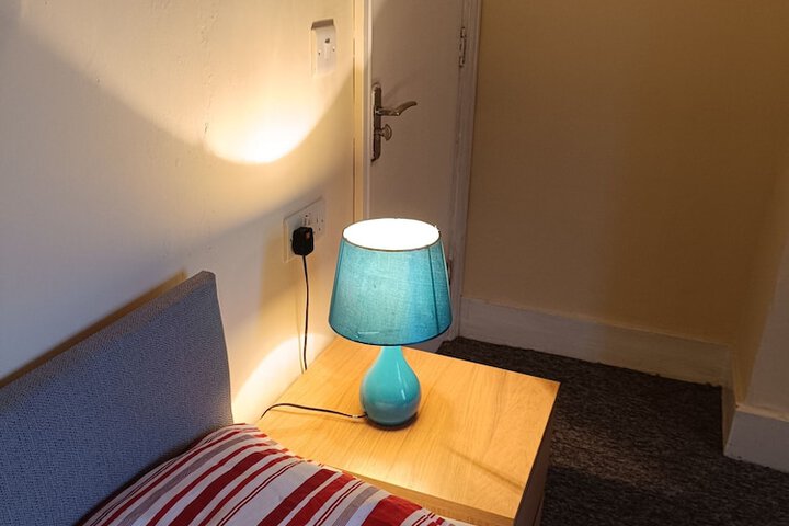 Room 13 of 27
