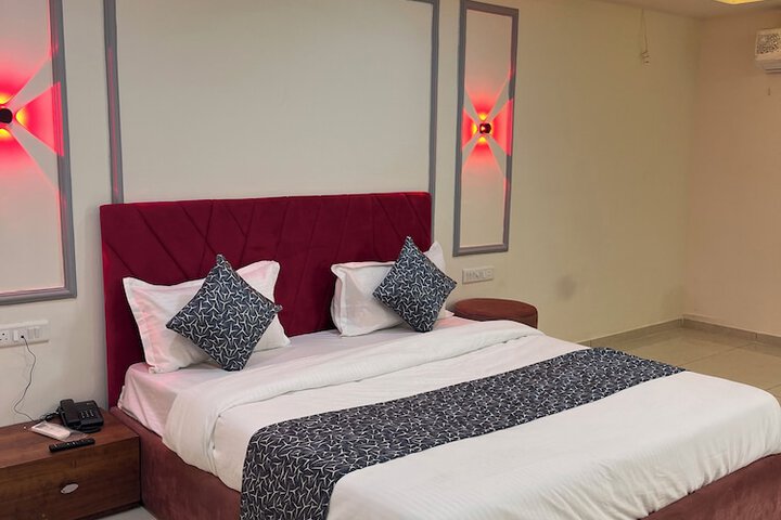 Room 10 of 20