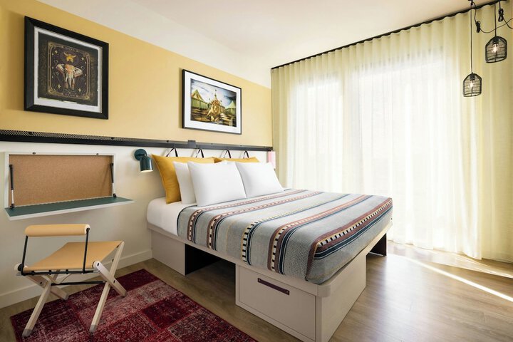 Room 10 of 39