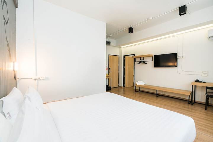 Room 25 of 96