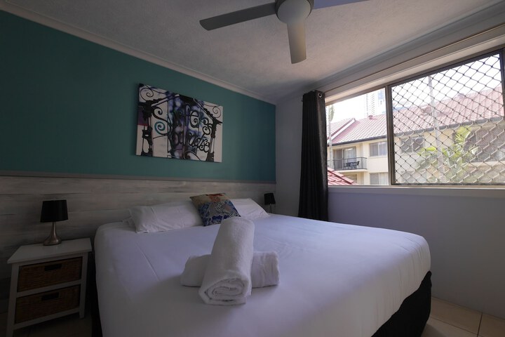Room 5 of 37