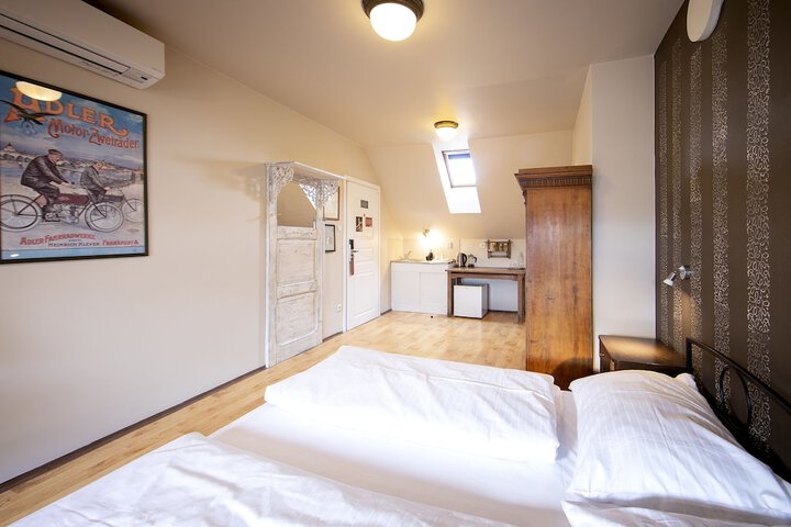 Room 18 of 68
