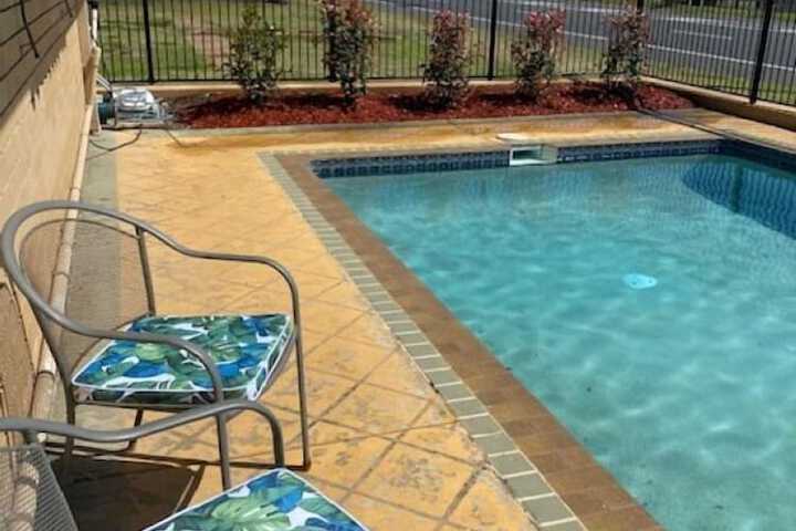 Pool 45 of 52