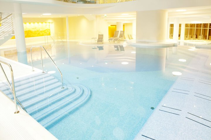 Pool Hotel