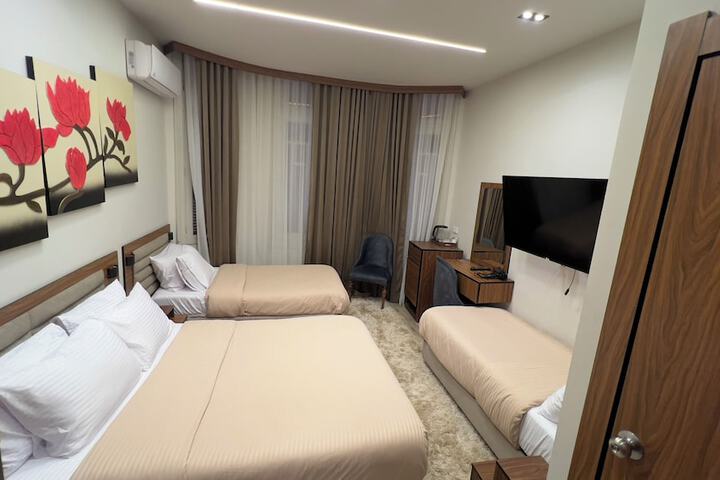 Room 5 of 43