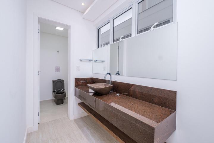 Room 16 of 46