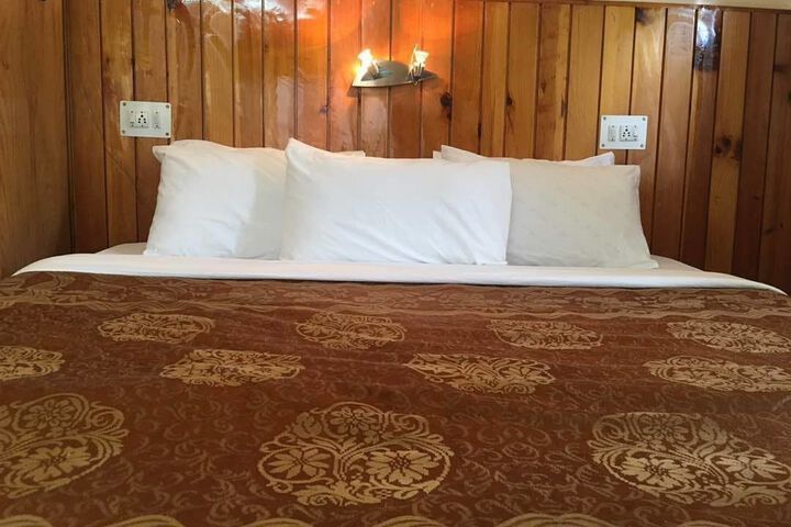 Room 5 of 7