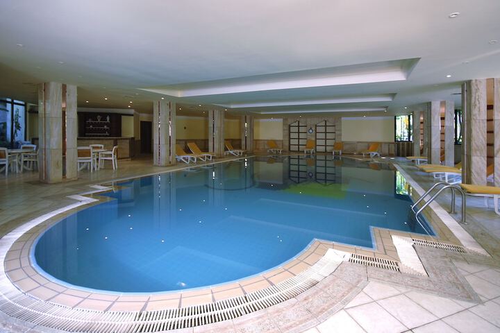 Pool 47 of 125