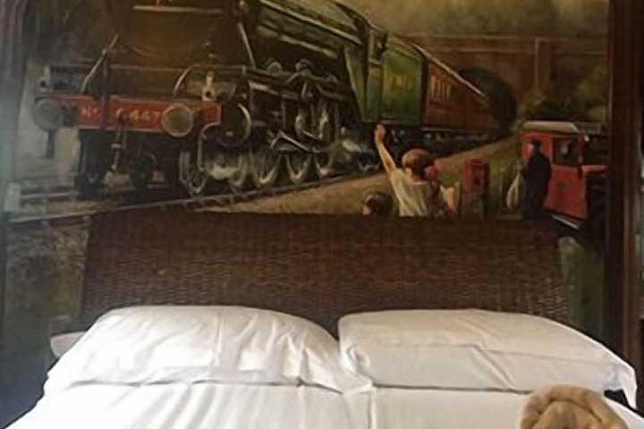 Room 8 of 25