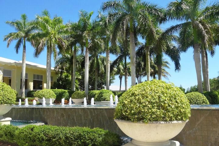 Hotel Exterior 142 of 159