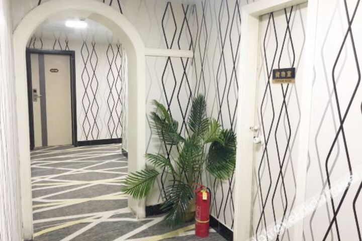 Hotel Interior 8 of 16