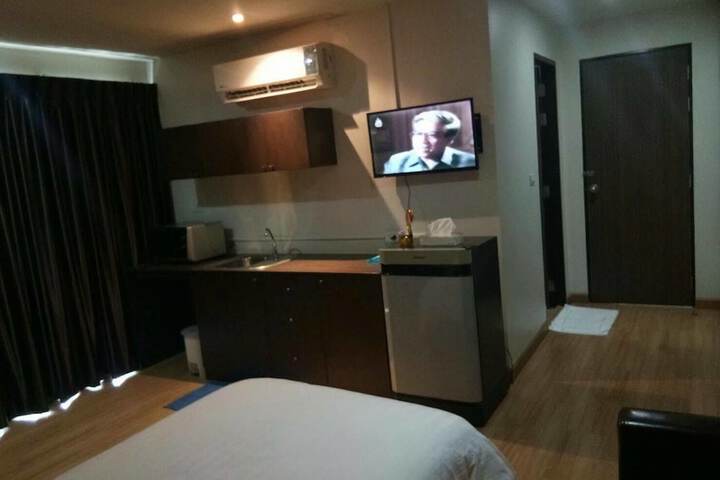 Room 6 of 52