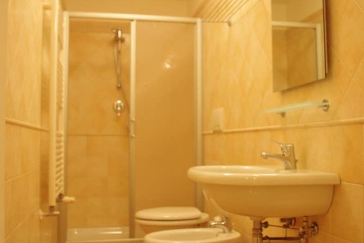Room 15 of 29