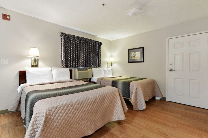 Room 4 of 10