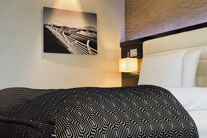 Room 46 of 173