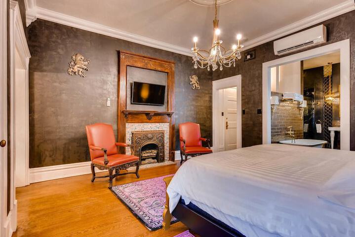 Room 40 of 90