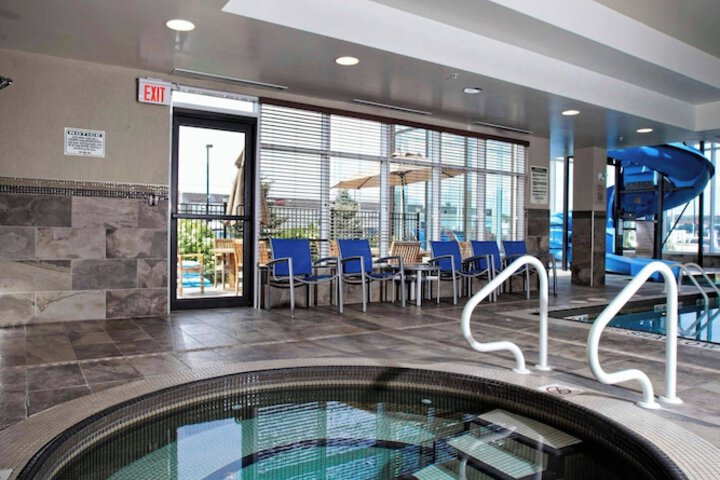 Hotel with Pool