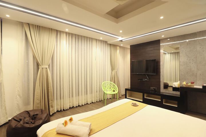 Room 5 of 25