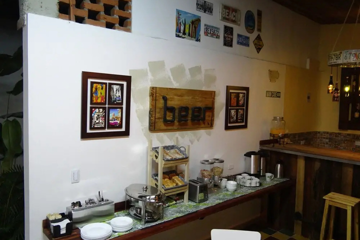 Dining 16 of 19
