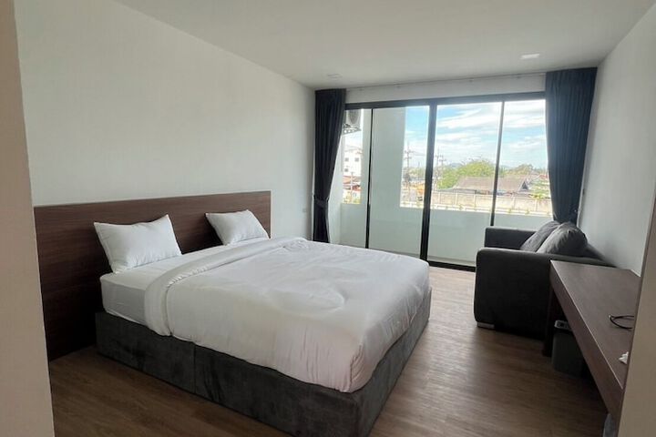 Room 3 of 12