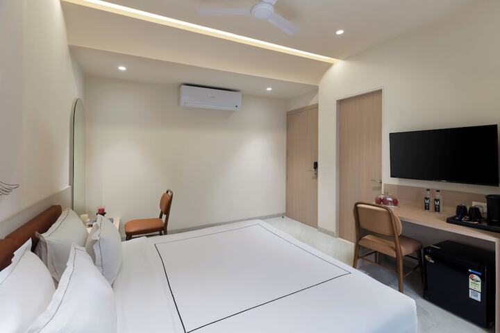 Room 7 of 19