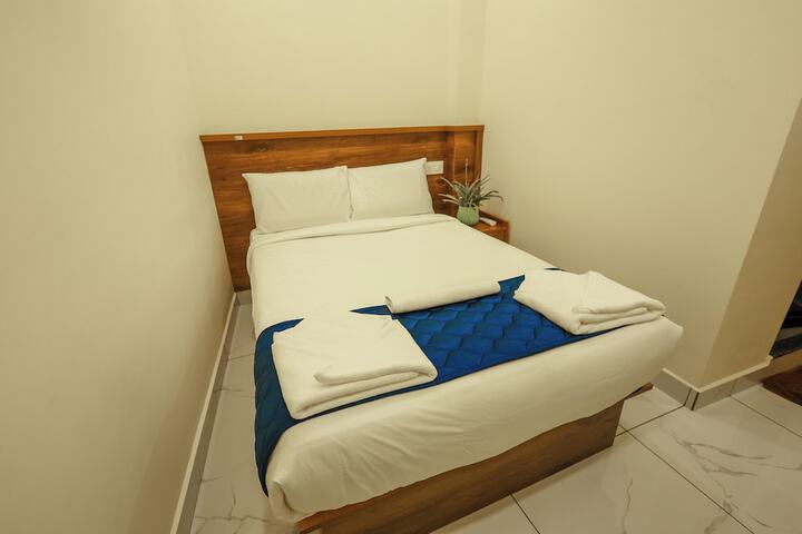 Room 10 of 20