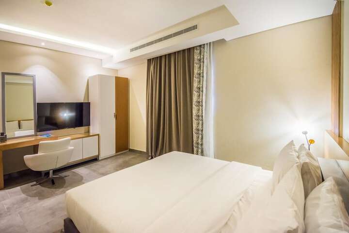 Room 26 of 40