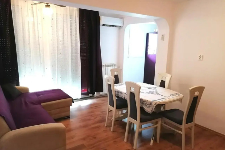 Room 3 of 9
