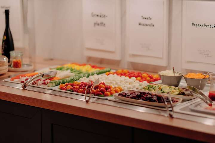 Dining 70 of 83