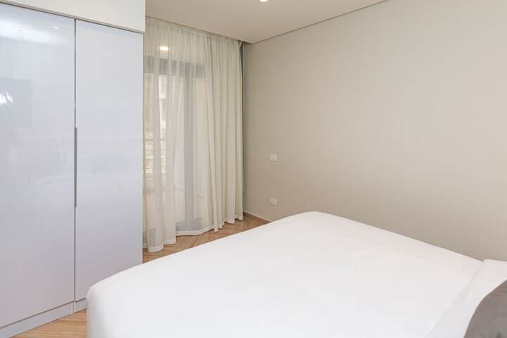 Room 62 of 86