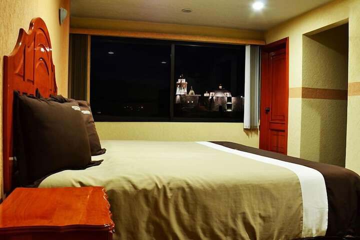 Room 5 of 10