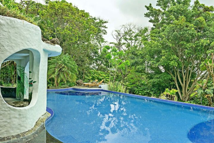 Pool 130 of 196